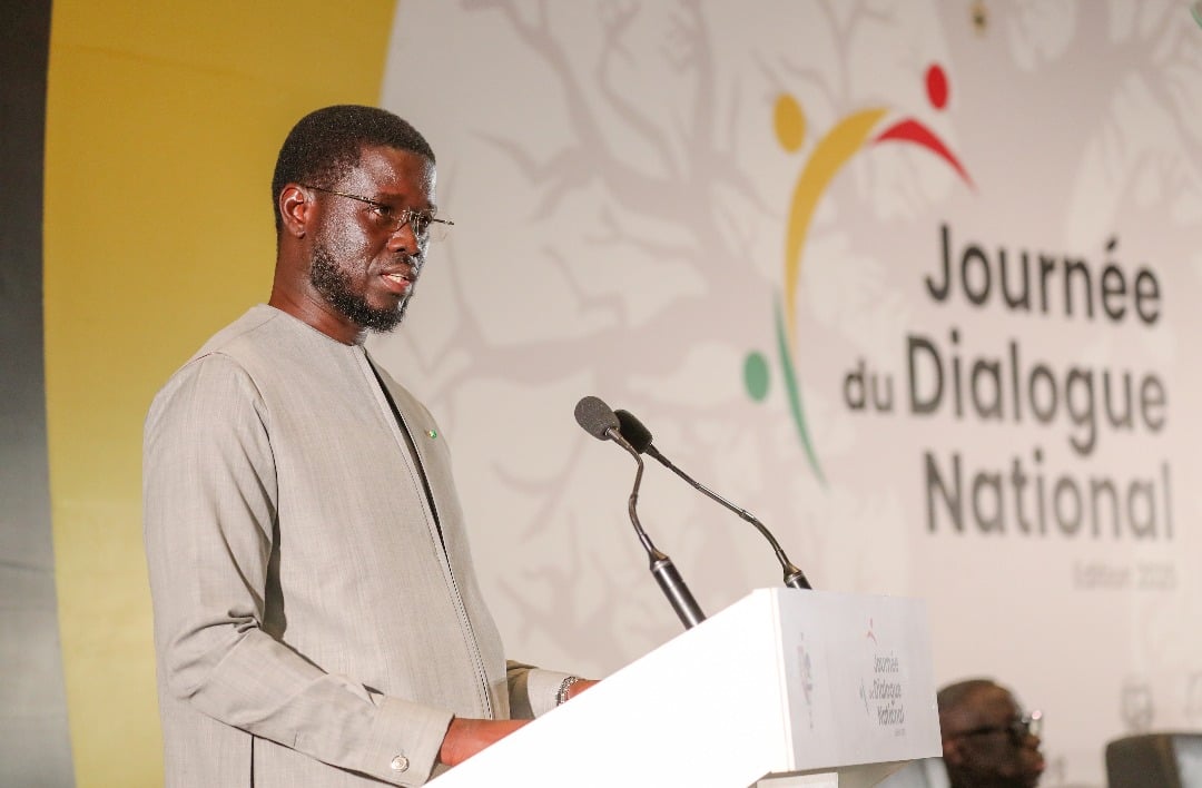 Le Président Bassirou Diomaye Faye lance les travaux du Dialogue National sur le
système politique.