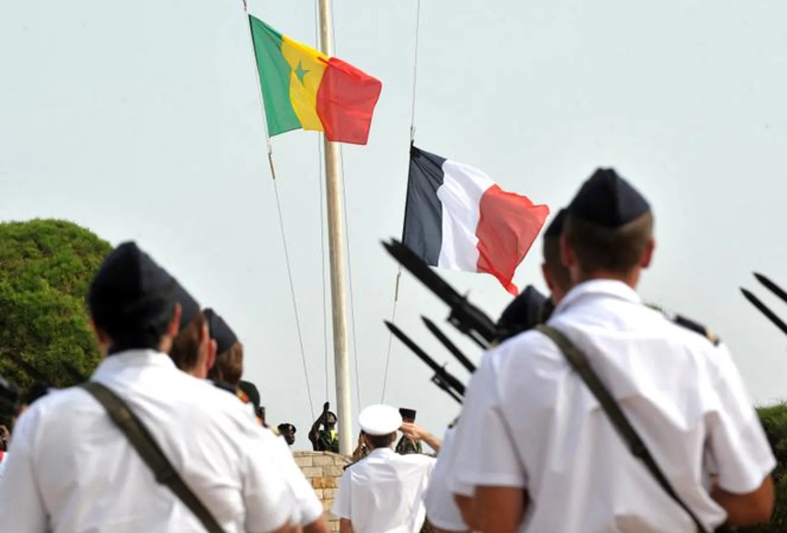 Restitution des bases militaires française au Sénégal